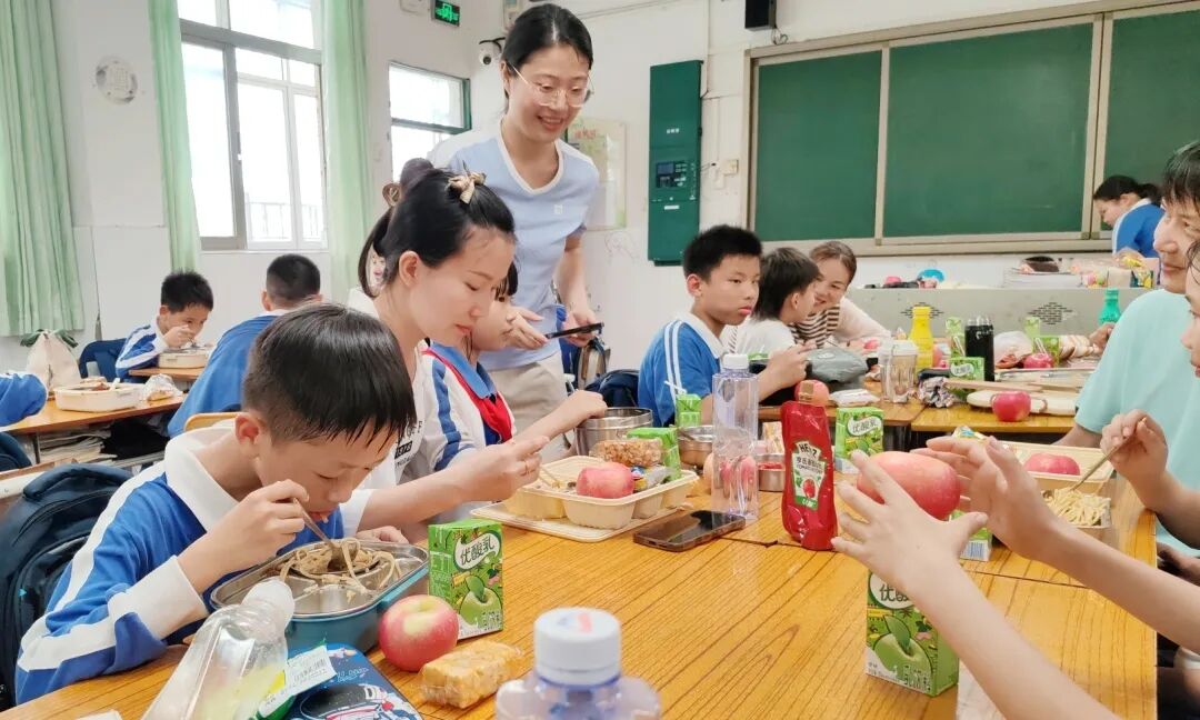 龙湖学校美食节4