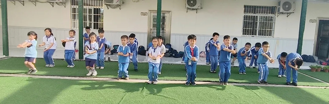 龙湖学校活力搏击社2