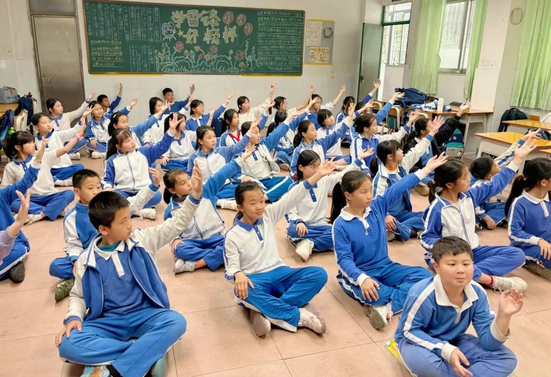 龙湖学校活力舞蹈社2